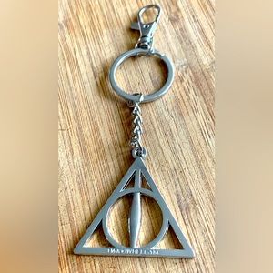 Officially Licensed Metal HARRY POTTER Deathly Hollows Wizarding Keychain Fob